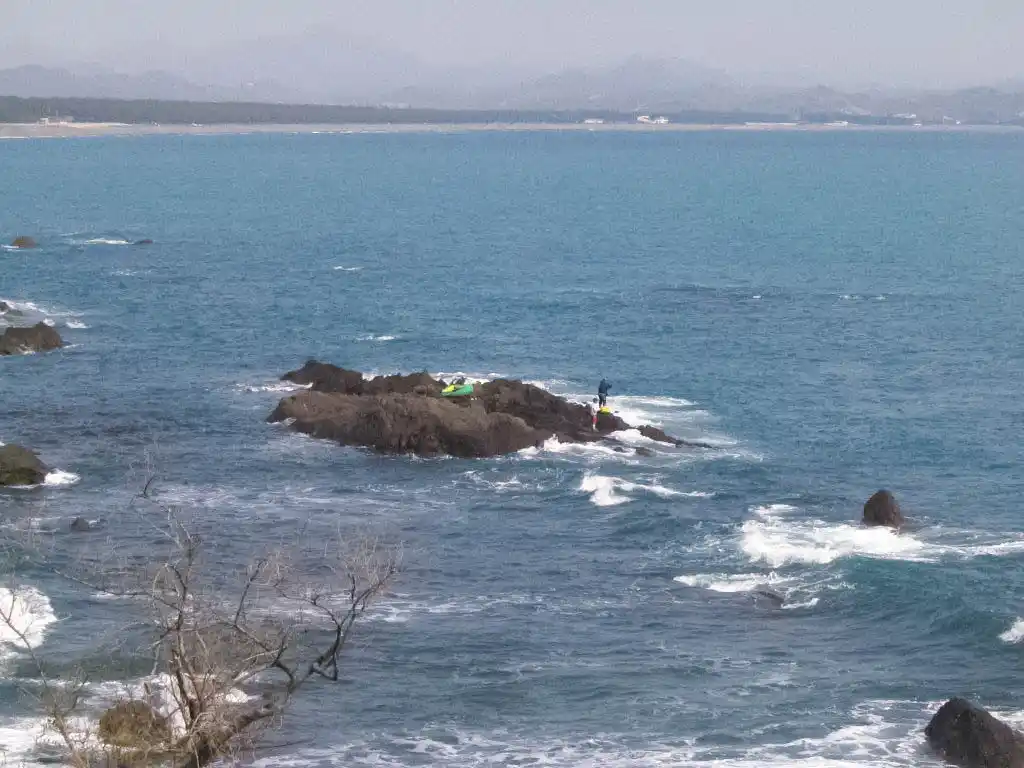 煙樹ケ浜、潮吹岩周辺