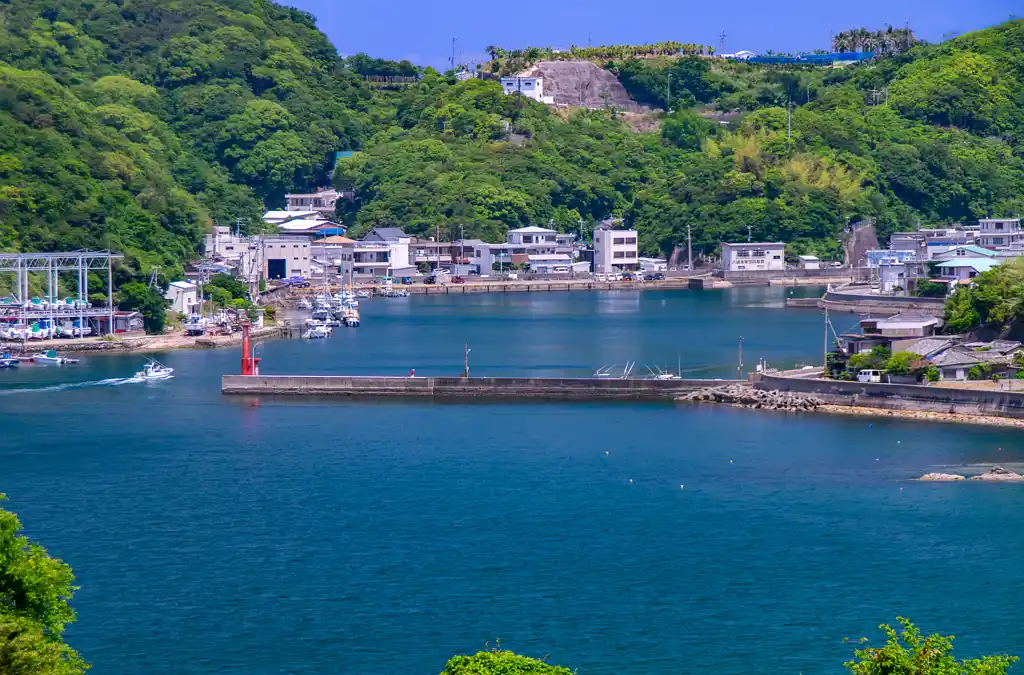 下津大崎浦漁港防波堤